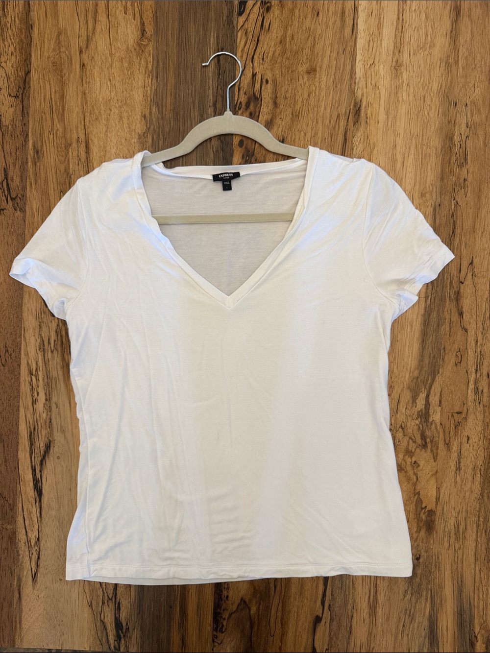 Express White V-Neck Short Sleeve Tee